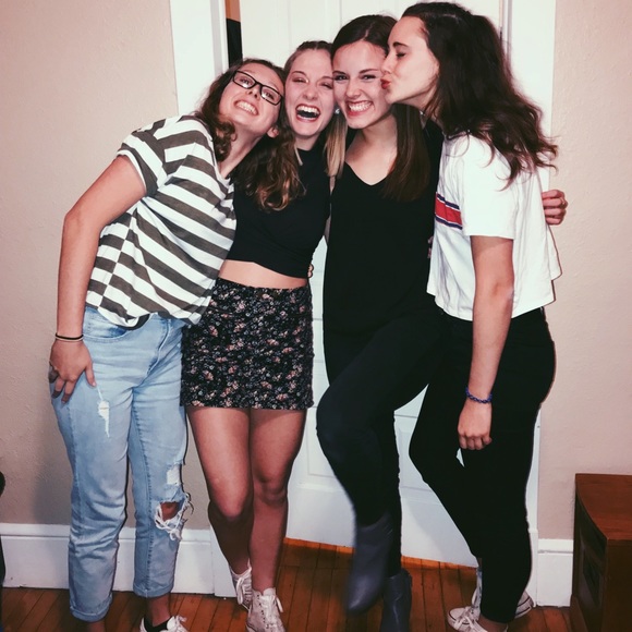 Meet your posher, Teagan - Picture 7 of 8